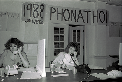 Students call donors during the 1988 UM Foundation Phonathon